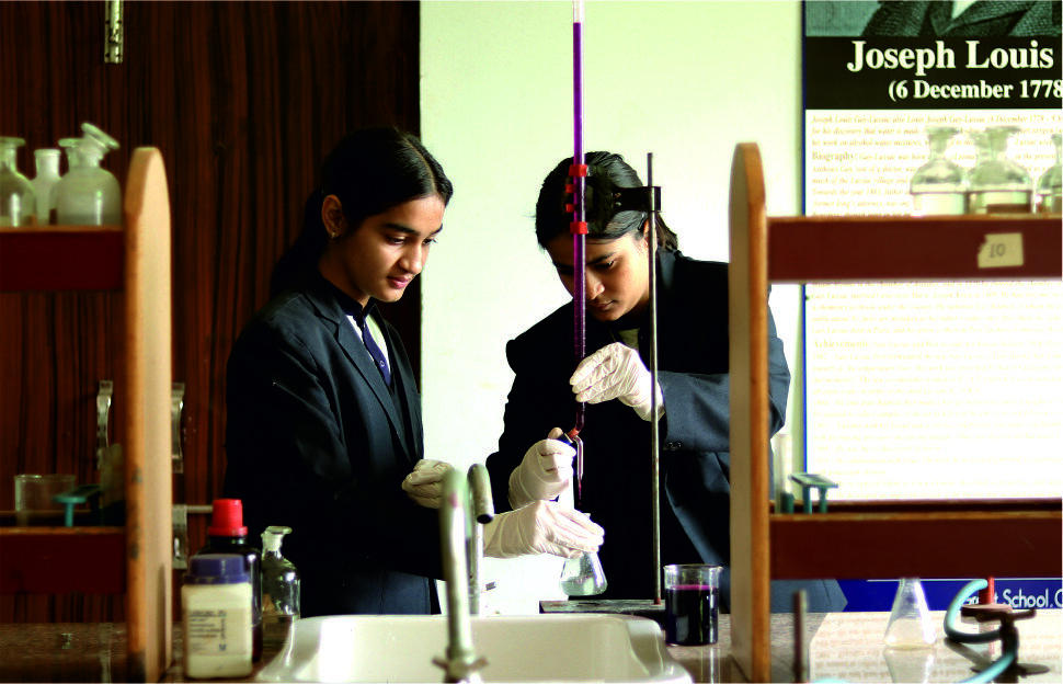 AMNEEV Vision School students